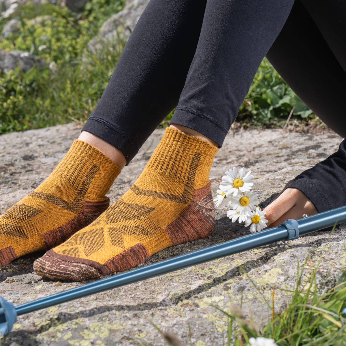 Hiking - Yellow Low-Cut (1 pair)