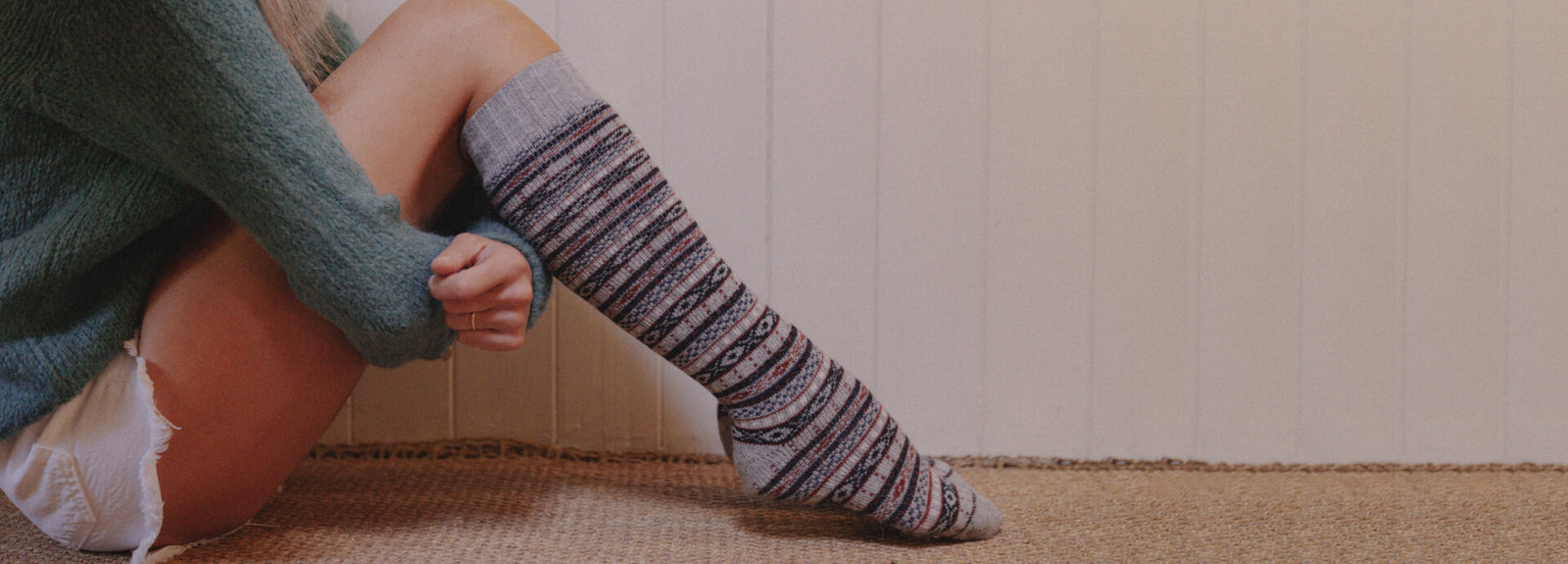 TOP_BANNER_-_KNEE_HIGH_WOOL_SOCKS_-_D_-_V2